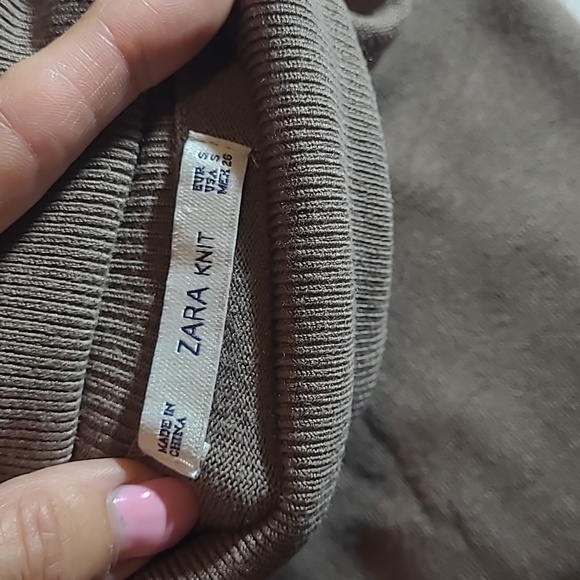 2 Zara Turtleneck Sweaters - Picture 3 of 5